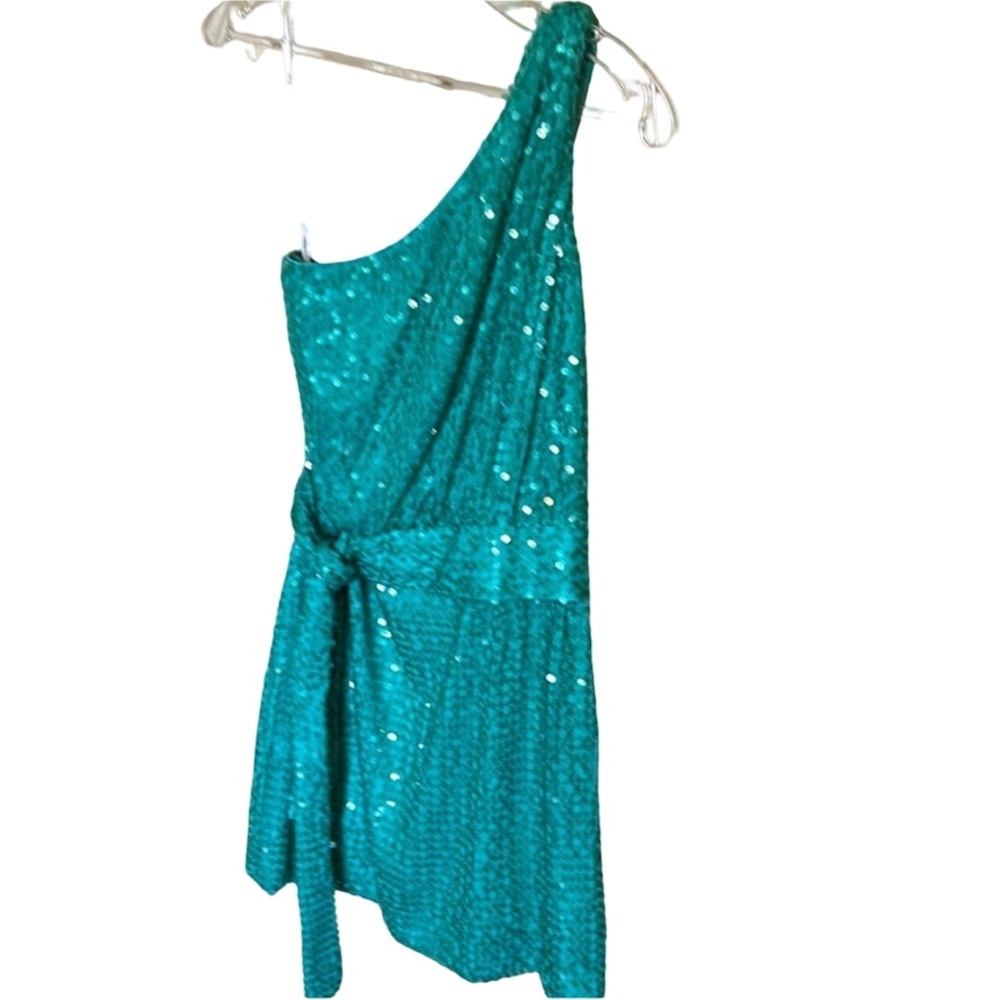 Sz6 Calvin Klein sequined off the shoulder cocktail dress
